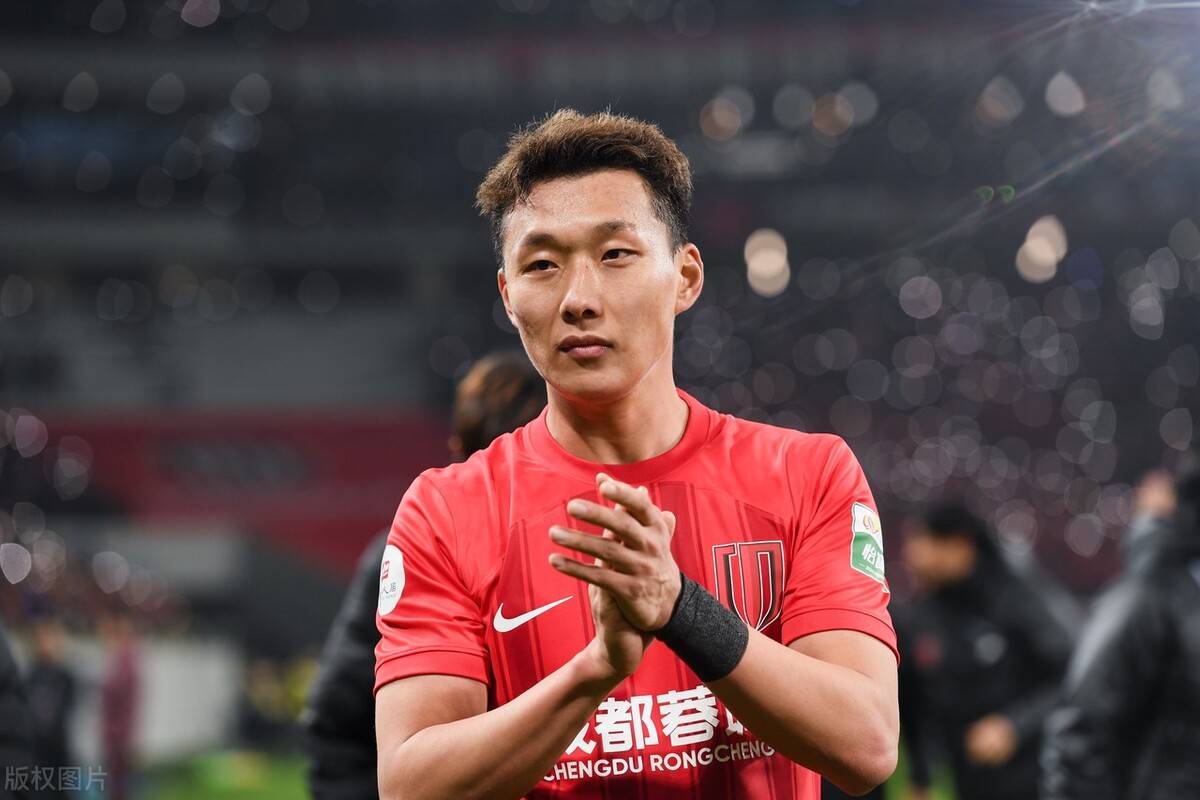 冲刺阶段成都蓉城备战欧篮联，队长鼓劲细节曝光，球迷炸锅，赛程密集仍需轮换的简单介绍-乐鱼官网